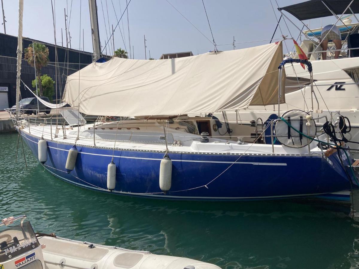 Boat Hotel Barcelona 산트 아드리아 데 베소스 객실 사진