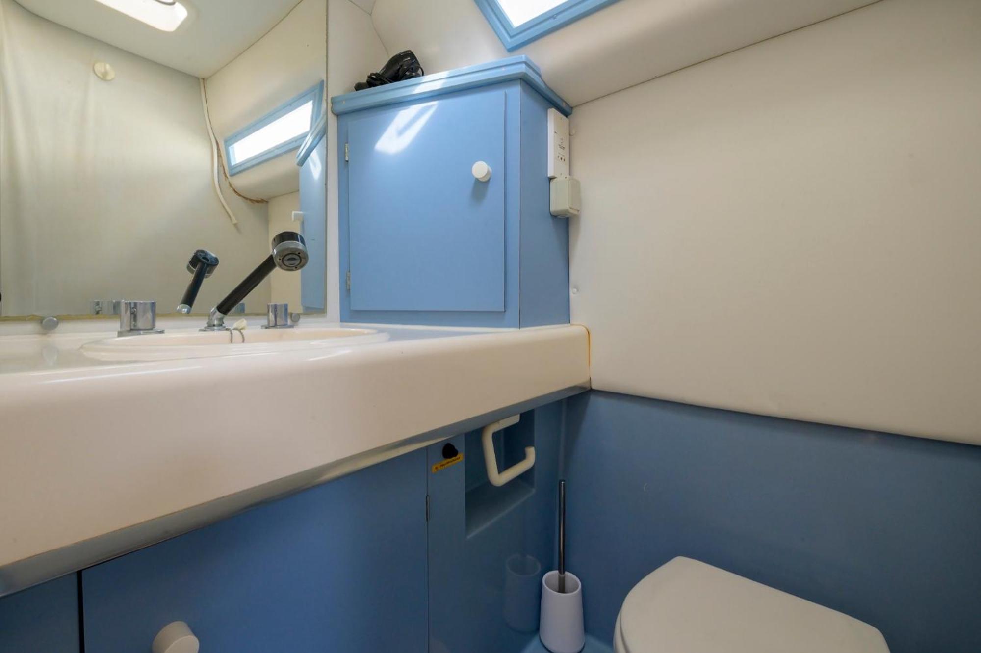 Boat Hotel Barcelona 산트 아드리아 데 베소스 객실 사진