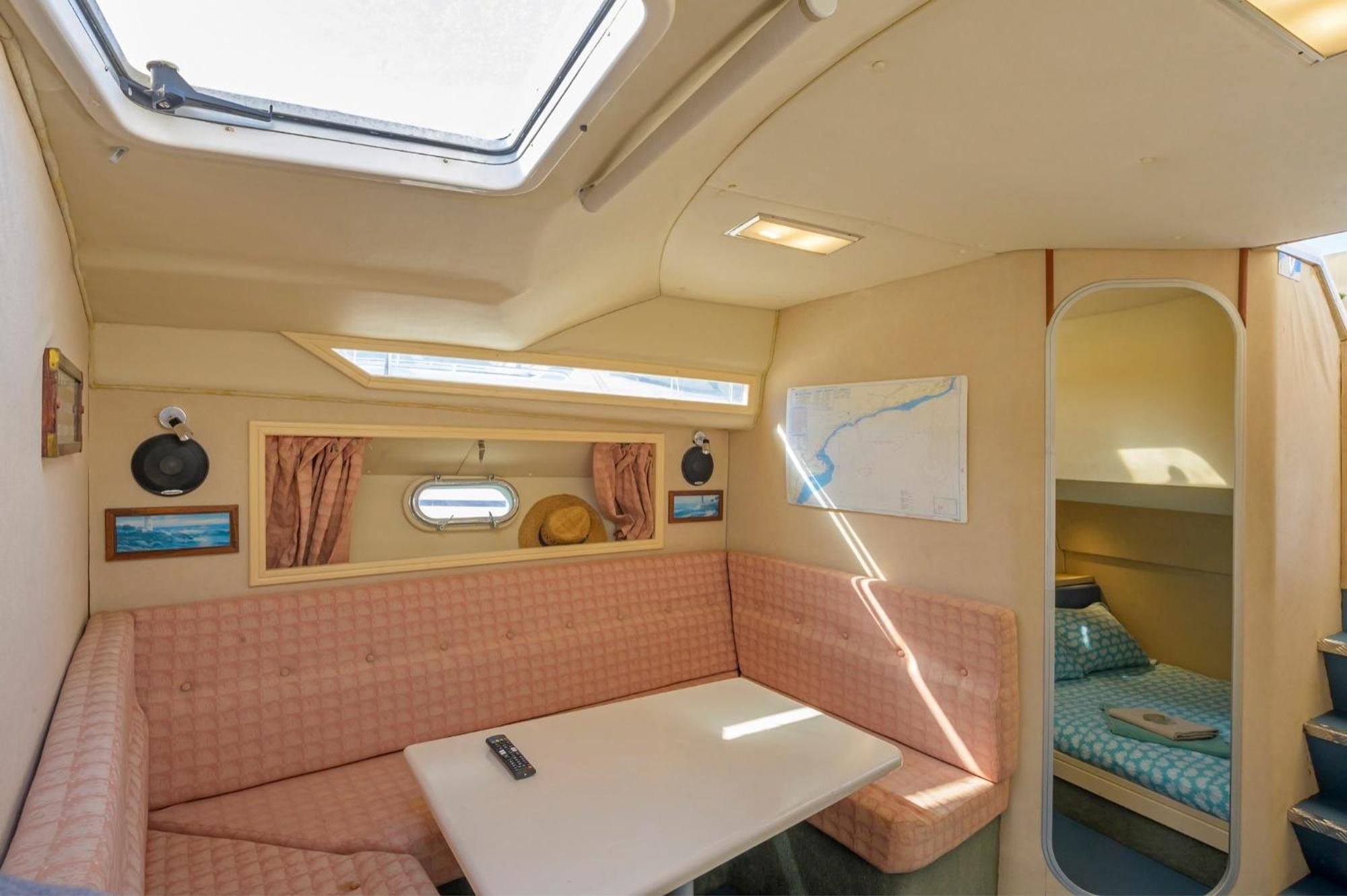 Boat Hotel Barcelona 산트 아드리아 데 베소스 객실 사진