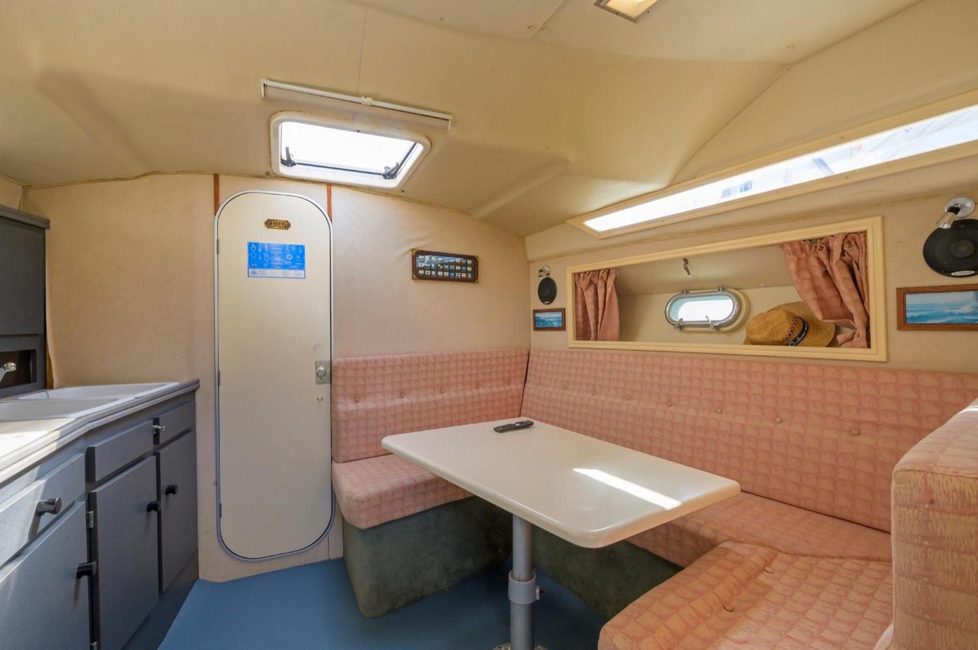 Boat Hotel Barcelona 산트 아드리아 데 베소스 객실 사진