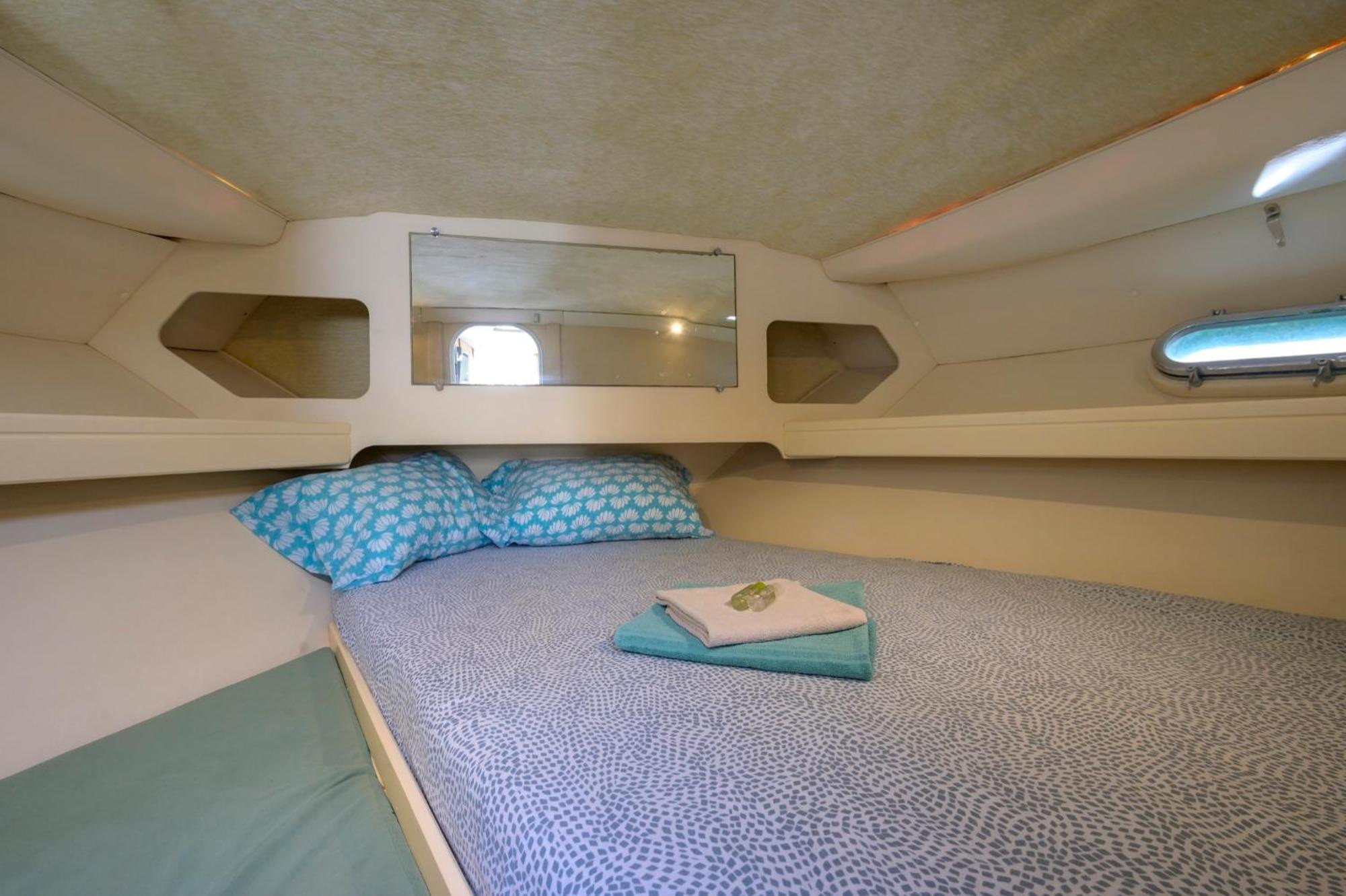 Boat Hotel Barcelona 산트 아드리아 데 베소스 객실 사진
